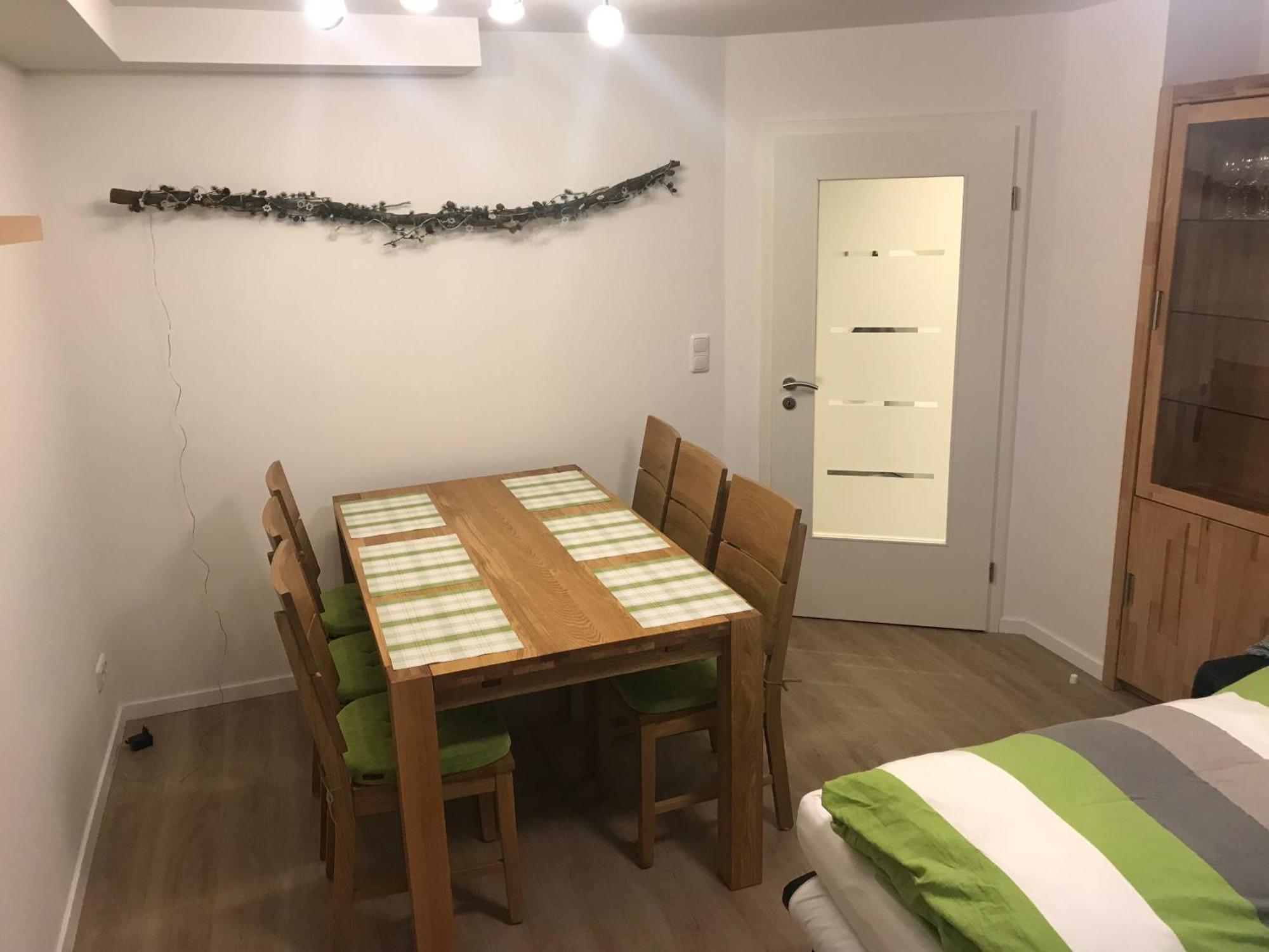 Wendlers Ferienwohnungen #1 #4 #5 #6 Behringersdorf Ruang foto
